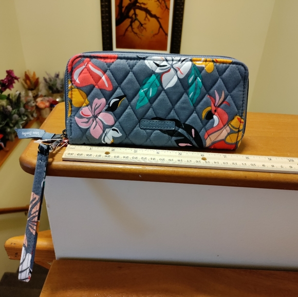 Vera Bradley Bags Vera Bradley Rfid Accordion Wristlet Poshmark